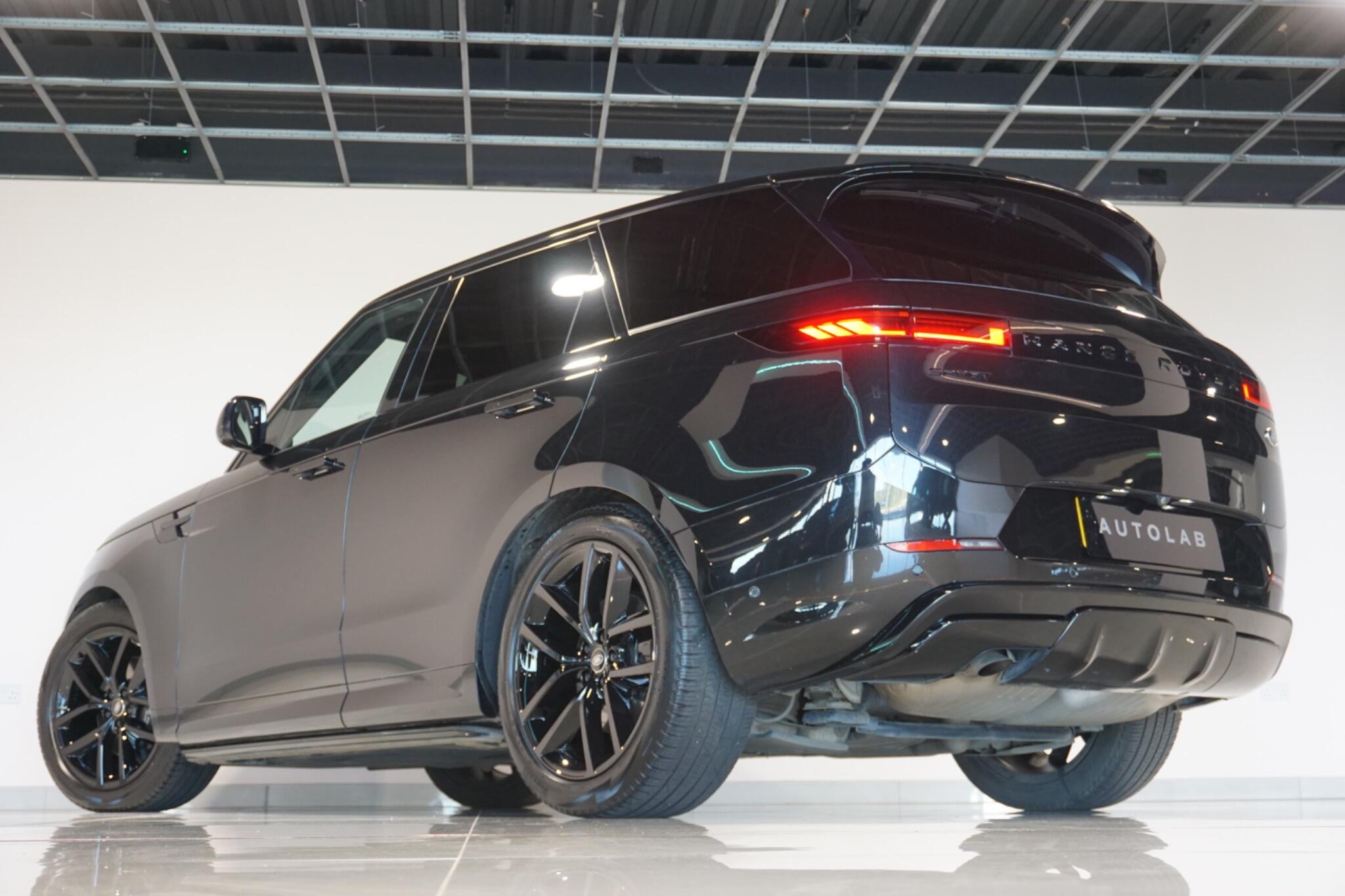 Land Rover Range Rover Sport 3.0 D300 MHEV Dynamic SE SUV 5dr Diesel Auto 4WD Euro 6 (s/s) (300 ps)